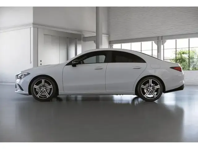 Mercedes-Benz CLA 220