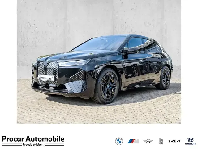 BMW iX