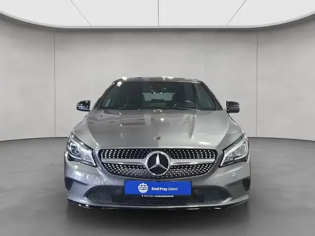 Mercedes-Benz CLA 180