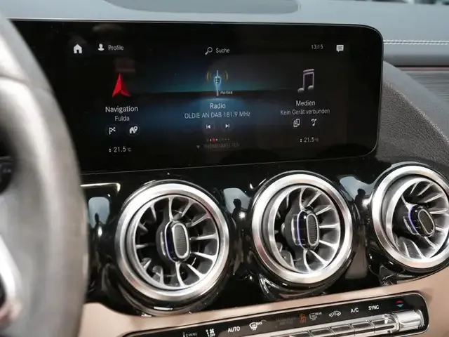 Mercedes-Benz GLA 200