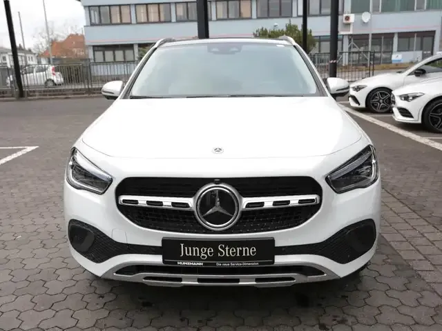 Mercedes-Benz GLA 200