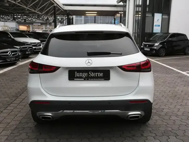 Mercedes-Benz GLA 200