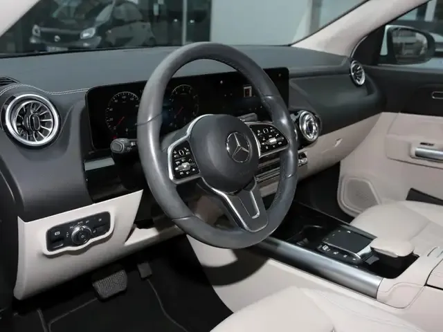 Mercedes-Benz GLA 200