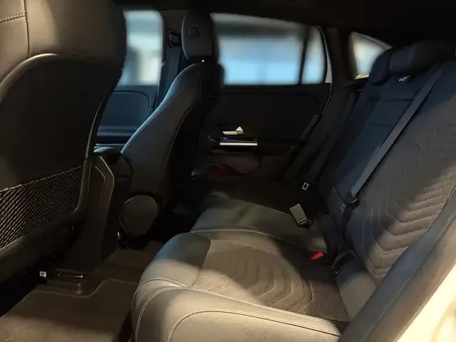 Mercedes-Benz EQA 300