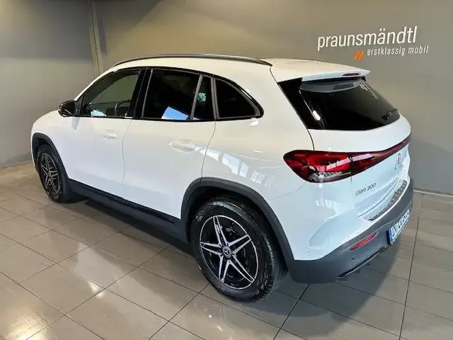 Mercedes-Benz EQA 300