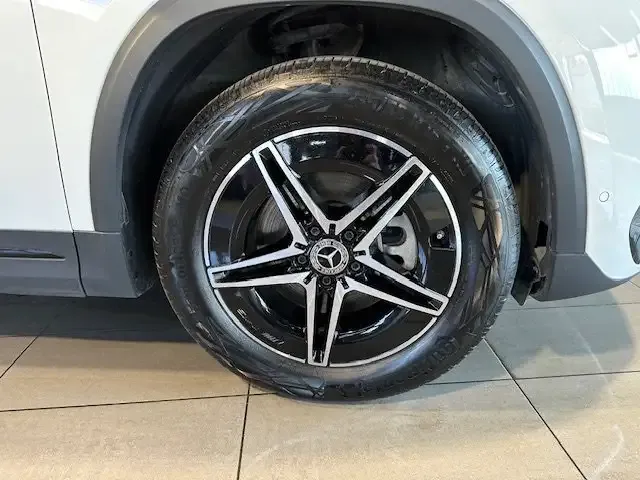 Mercedes-Benz EQA 300