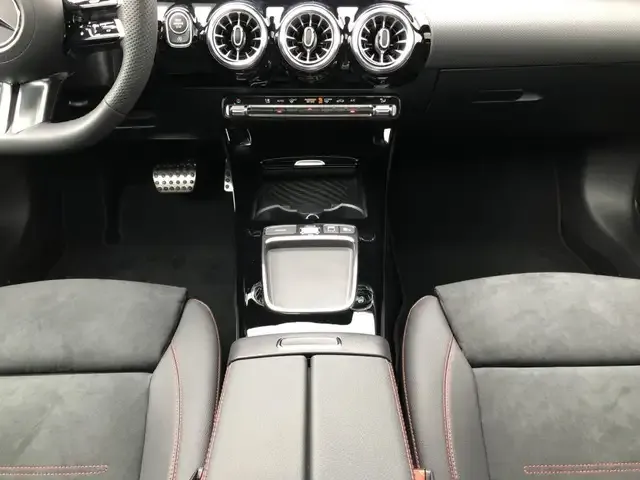 Mercedes-Benz CLA 220