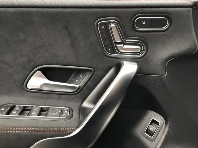 Mercedes-Benz CLA 220