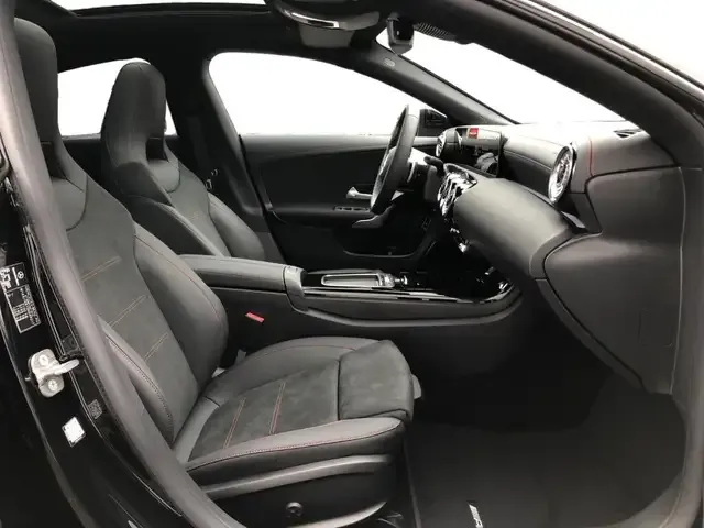 Mercedes-Benz CLA 220