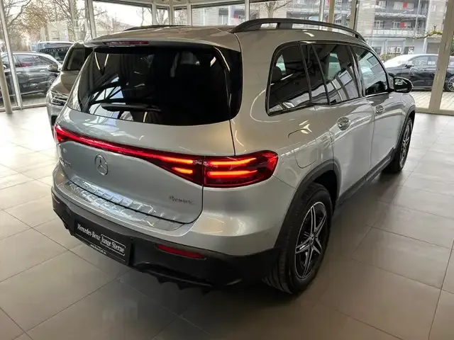 Mercedes-Benz EQB 350