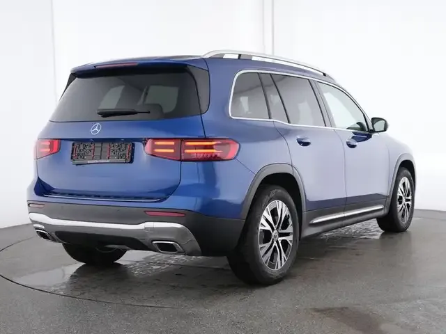 Mercedes-Benz GLB 220