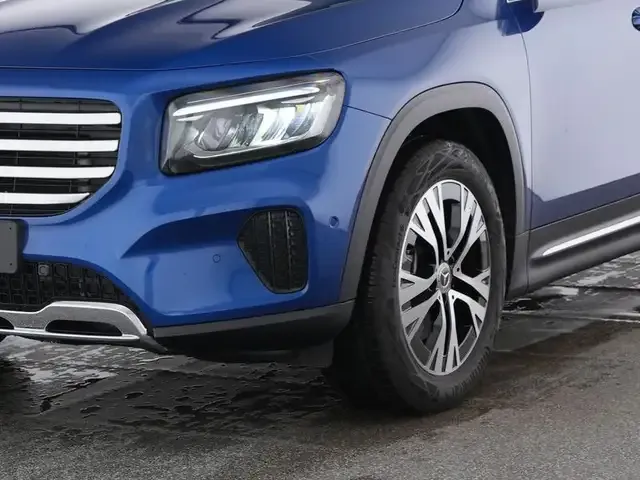 Mercedes-Benz GLB 220