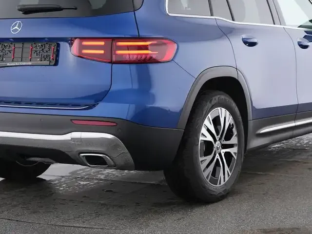 Mercedes-Benz GLB 220