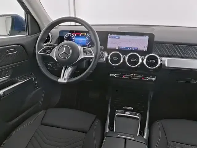 Mercedes-Benz GLB 220