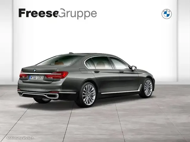 BMW 740
