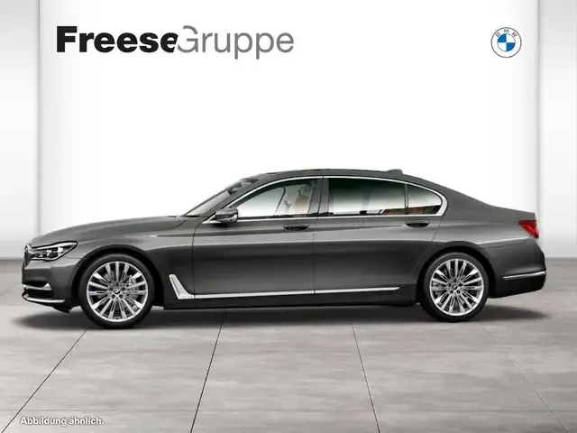 BMW 740
