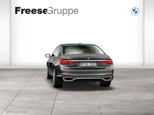 BMW 740