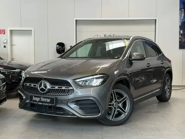 Mercedes-Benz GLA 200