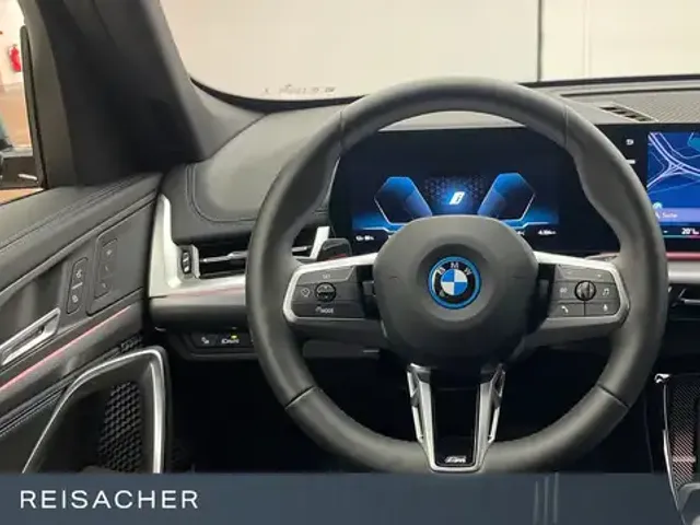 BMW iX1