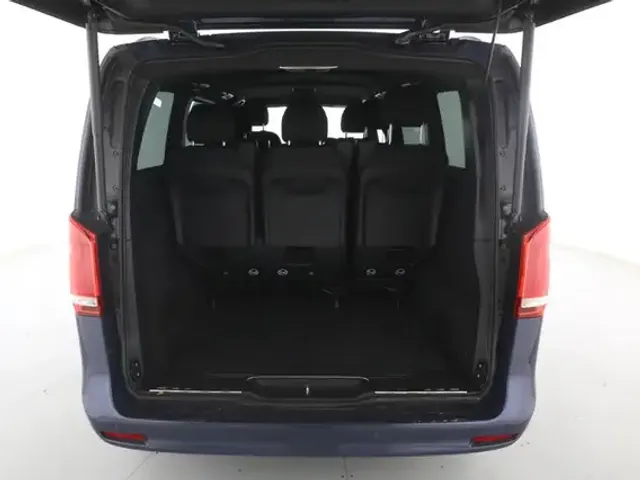 Mercedes-Benz V 220