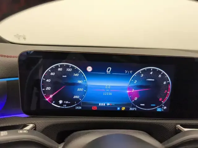 Mercedes-Benz CLA 200