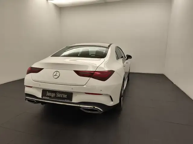 Mercedes-Benz CLA 200