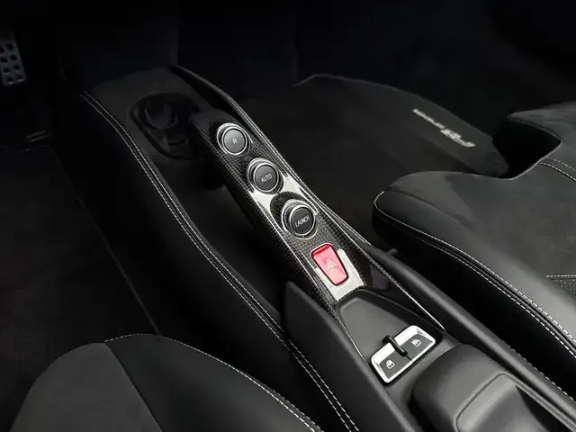 Ferrari F8 Spider