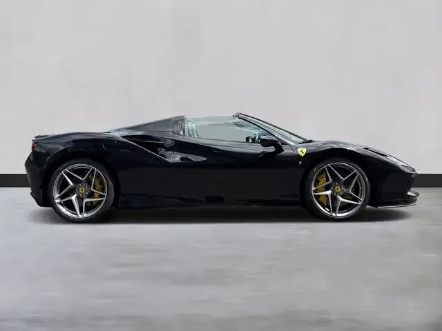 Ferrari F8 Spider