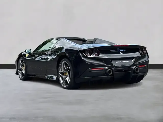 Ferrari F8 Spider