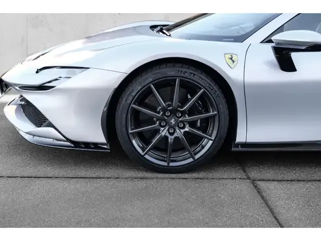 Ferrari SF90 Stradale