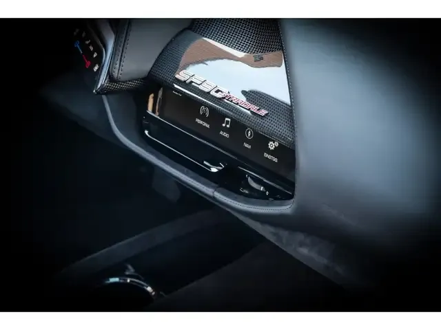 Ferrari SF90 Stradale