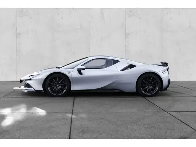 Ferrari SF90 Stradale