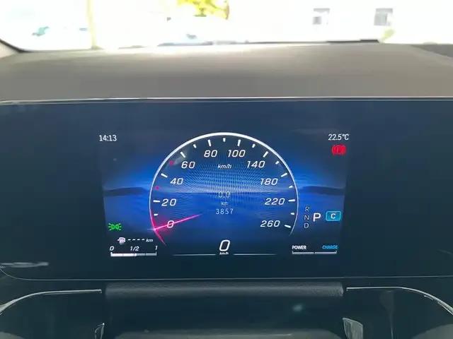 Mercedes-Benz GLA 200