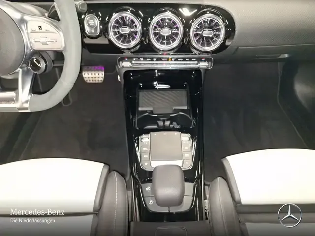 Mercedes-Benz CLA 45 AMG