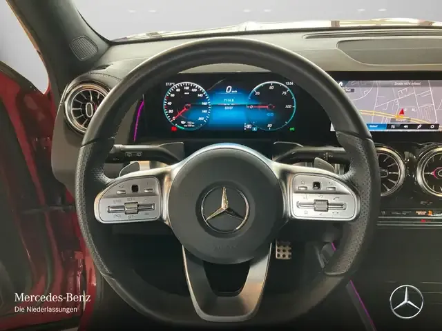 Mercedes-Benz EQB 300