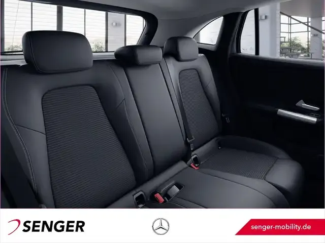 Mercedes-Benz GLA 220