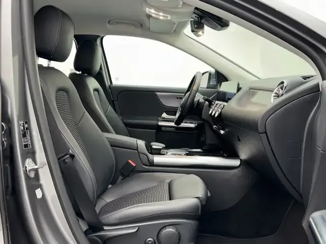 Mercedes-Benz GLA 220