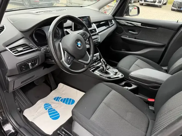 BMW 218