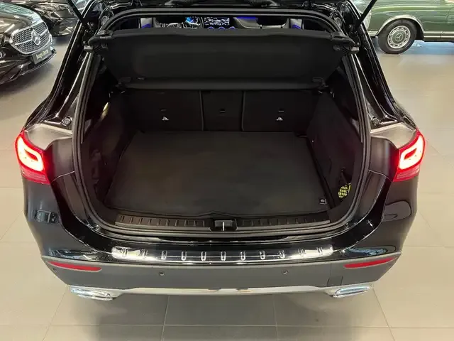 Mercedes-Benz GLA 220
