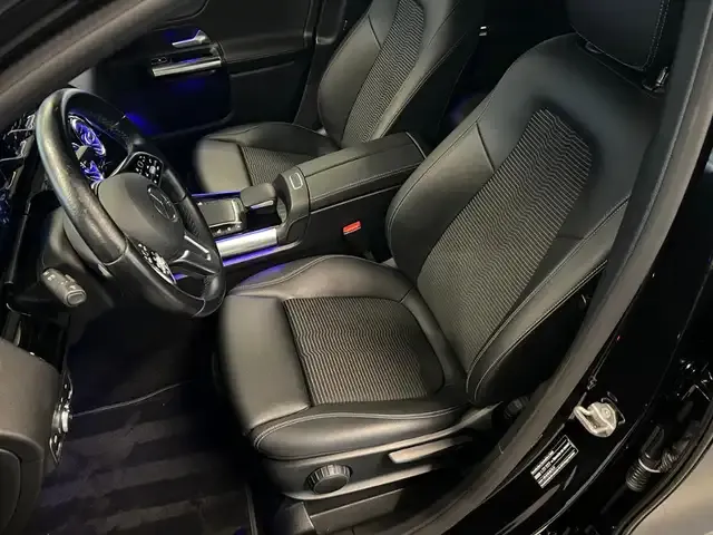 Mercedes-Benz GLA 220