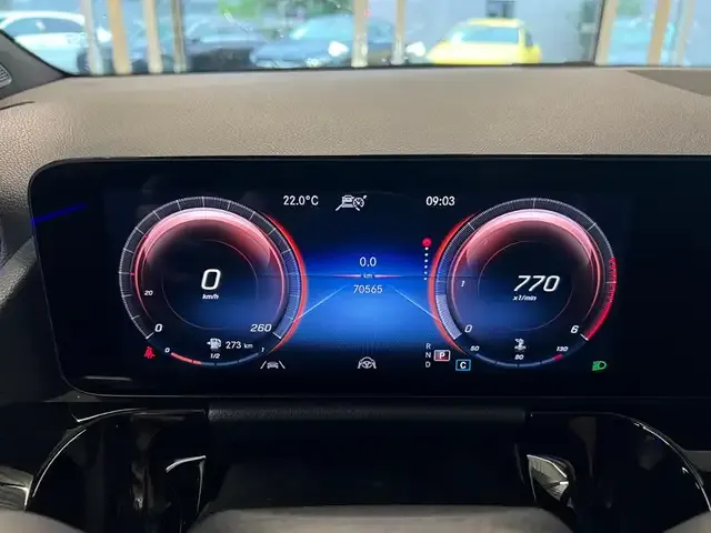 Mercedes-Benz GLA 220