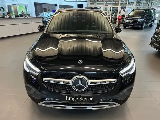Mercedes-Benz GLA 220