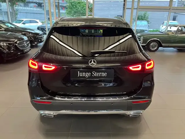 Mercedes-Benz GLA 220