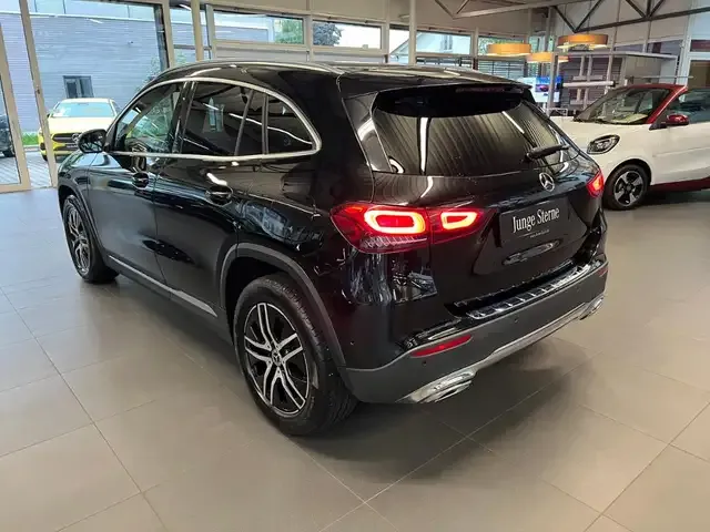 Mercedes-Benz GLA 220