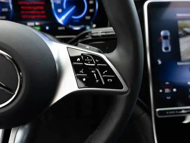 Mercedes-Benz EQE 300