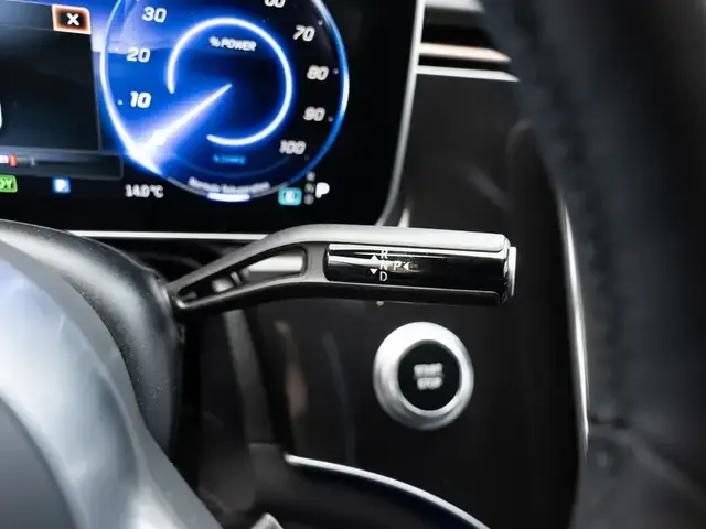 Mercedes-Benz EQE 300