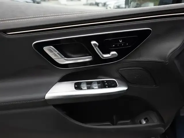 Mercedes-Benz EQE 300