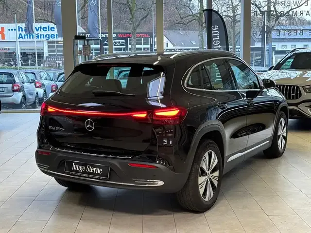 Mercedes-Benz EQA 250