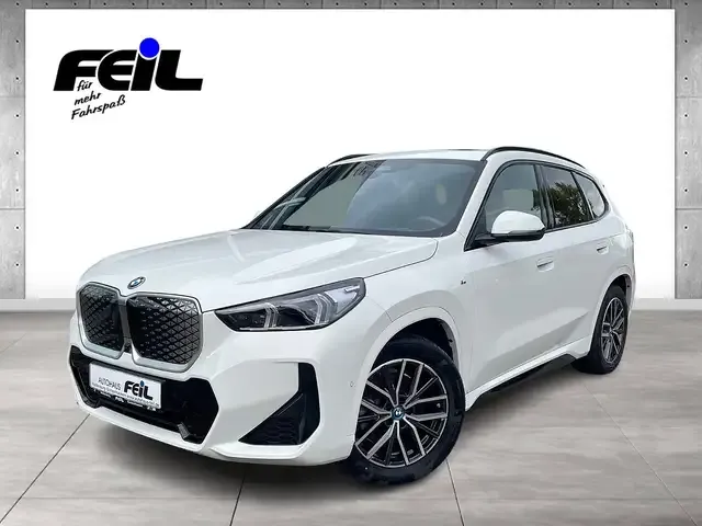 BMW iX1