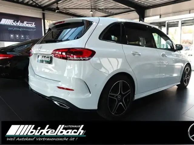 Mercedes-Benz B 200